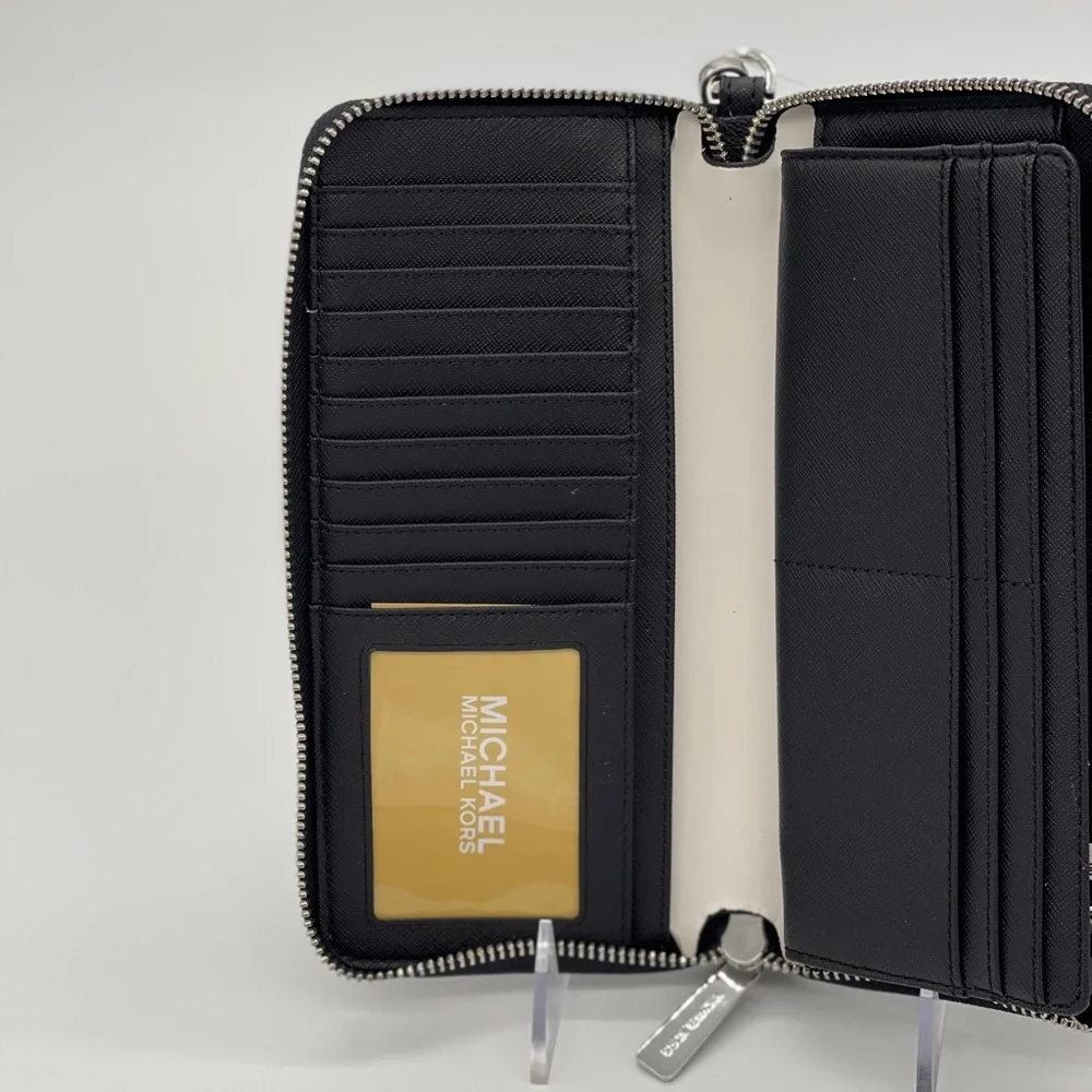 Michael Kors Continental Wallet Wristlet B…